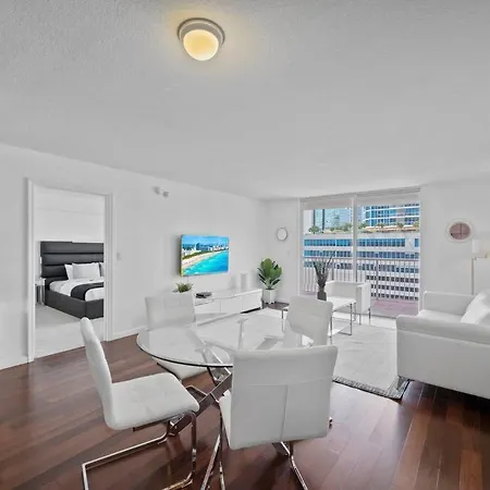Superb Unit, Centrally Located With Parking